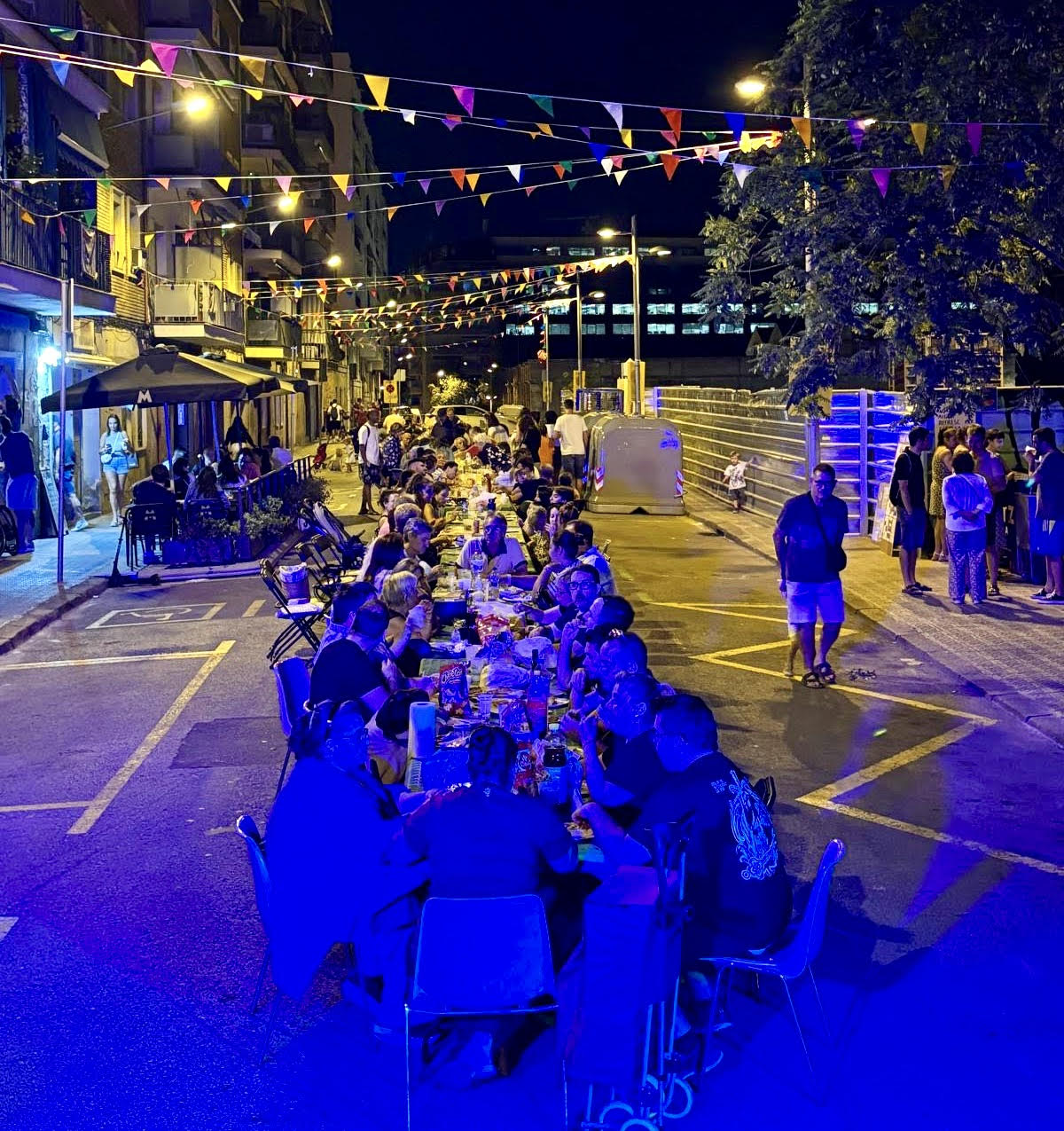Sopar al Carrer - Fem barri!